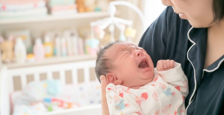 赤ちゃんが抱っこじゃないと泣き止まない理由